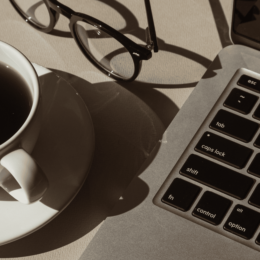 7 dažniausios frazės, dėl kurių atrodai neprofesionaliai Instagram’e (ir kaip jas pakeisti)